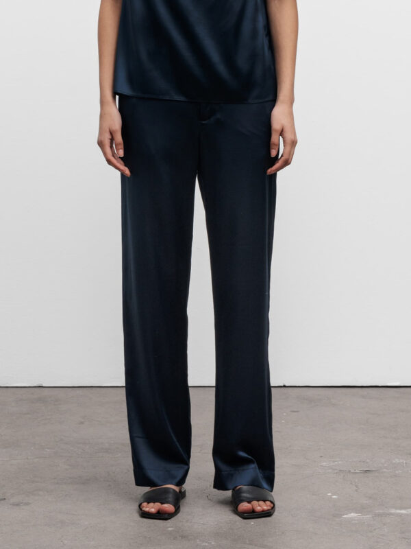 traumwelt, Beverungen, Höxter, Holzminden, Bad Driburg, Brakel, Paderborn, Fashion, Mode, Geschenke, Accessoires, Wohnaccessiores, Bettwäsche, Bettenreinigung, Rädershop, Schuhe, Taschen, Cashmere, Schals, Ania Schierholt, Schmuck, 10days, Japan TKY, Kedziorek, montereggi, marivie, emily van den bergh, Tonno&Panna, Codello, purschoen, cutestuff, TQ Amsterdam, Withblack, Smith&Soul, david Fussenegger