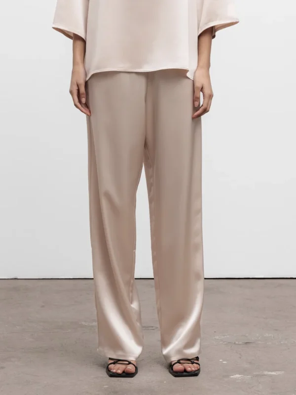 traumwelt, Beverungen, Höxter, Holzminden, Bad Driburg, Brakel, Paderborn, Fashion, Mode, Geschenke, Accessoires, Wohnaccessiores, Bettwäsche, Bettenreinigung, Rädershop, Schuhe, Taschen, Cashmere, Schals, Ania Schierholt, Schmuck, 10days, Japan TKY, Kedziorek, montereggi, marivie, emily van den bergh, Tonno&Panna, Codello, purschoen, cutestuff, TQ Amsterdam, Withblack, Smith&Soul, david Fussenegger