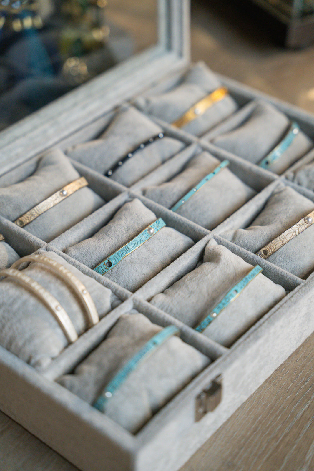 traumwelt, Beverungen, Höxter, Holzminden, Bad Driburg, Brakel, Paderborn, Fashion, Mode, Geschenke, Accessoires, Wohnaccessiores, Bettwäsche, Bettenreinigung, Rädershop, Schuhe, Taschen, Cashmere, Schals, Ania Schierholt, Schmuck, 10days, Japan TKY, Kedziorek, montereggi, marivie, emily van den bergh, Tonno&Panna, Codello, purschoen, cutestuff, TQ Amsterdam, Withblack, Smith&Soul, david Fussenegger